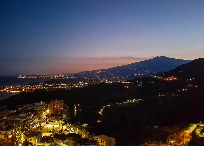 Casa Raffaella And Apartment Giardini Naxos