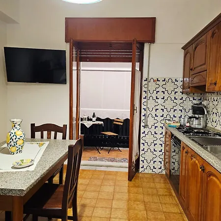 아파트 Casa Raffaella And *